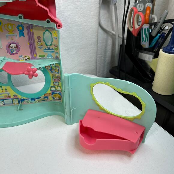 Vtg Littlest Pet Shop Biggest Playset Hasbro 2005 Fold-Up Pet Shop House READ - Picture 9 of 16